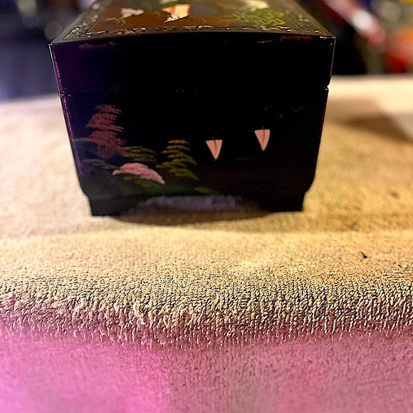 Vintage Japanese Lacquered Music Box - Picture 10 of 10